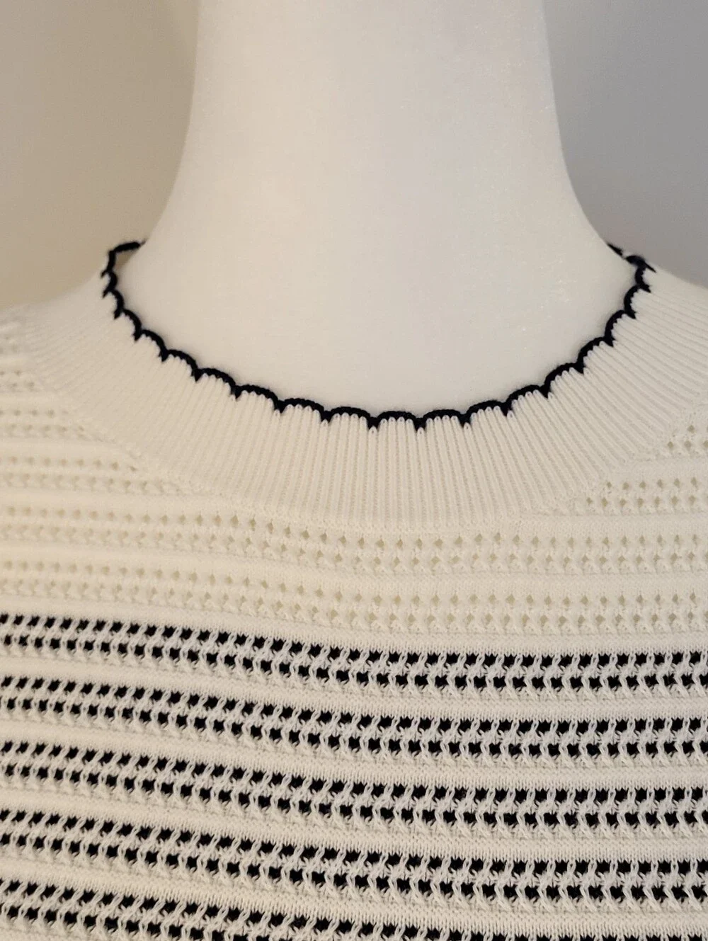 Kate Spade Scallop Edge Striped Puff Sleeve Sweater XS Preppy Black White